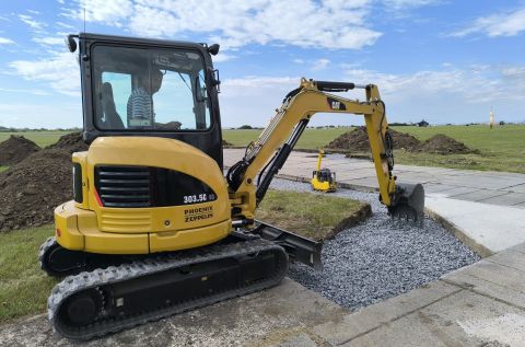 Štěrkové lože v Praze na letišti Kbely